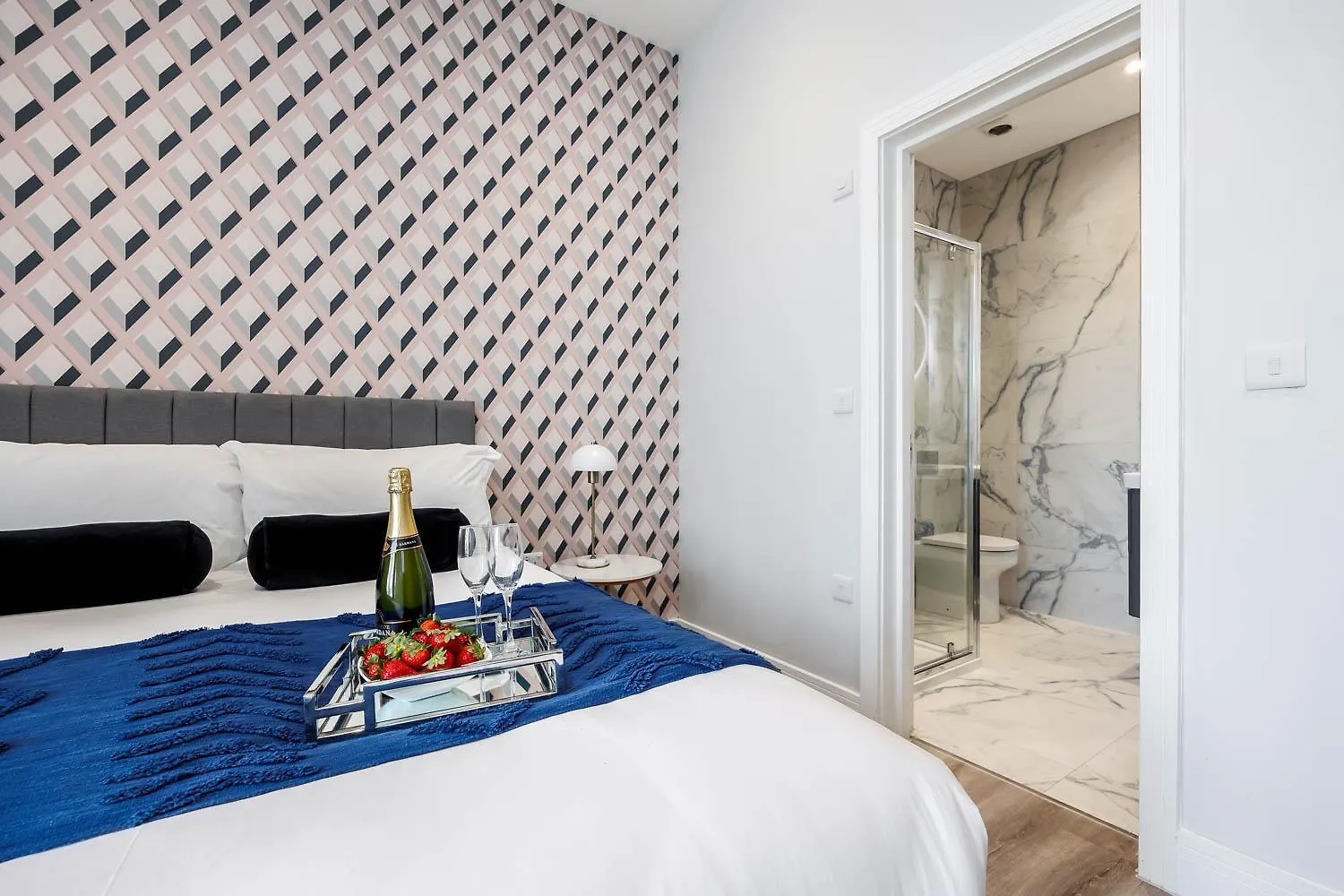 Sea Breeze - Pebbles Apartment Bournemouth